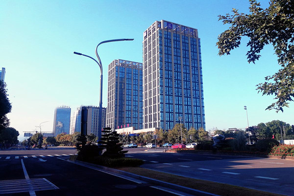 樓宇智能化專業(yè)化、系統(tǒng)化、節(jié)能化特點(diǎn)！(圖1)